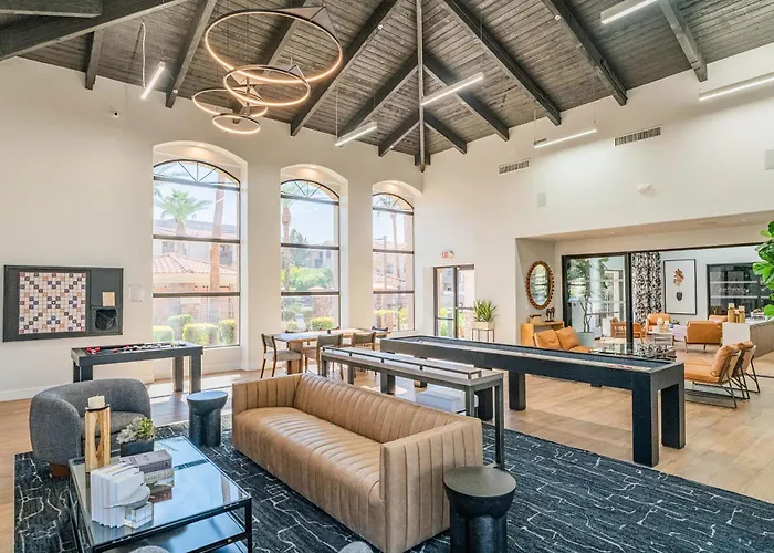 7min Airport Diablostadium Gym Pool Hottub Dogpark Apartment