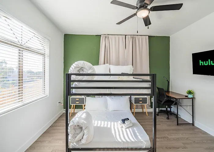 7min Airport Diablostadium Gym Pool Hottub Dogpark Apartment
