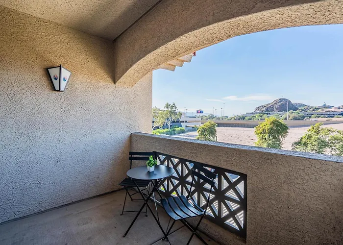 Apartment 7min Airport Diablostadium Gym Pool Hottub Dogpark Tempe