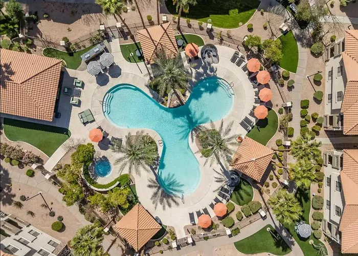 7min Airport Diablostadium Gym Pool Hottub Dogpark Apartment *